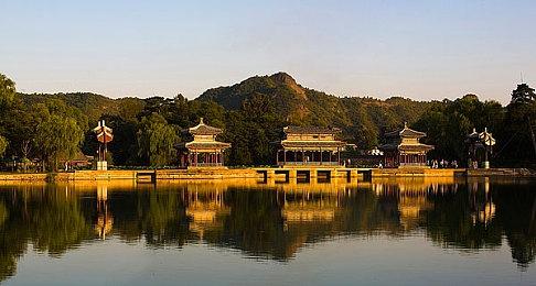 动作类肉鸽游戏《传说法师2》现已在Steam平台推出试玩Demo